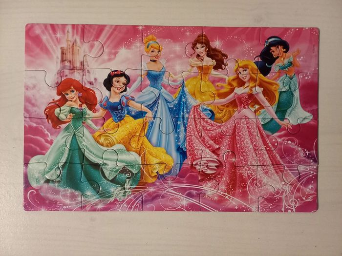 2 puzzles princesses +3ans - photo numéro 6