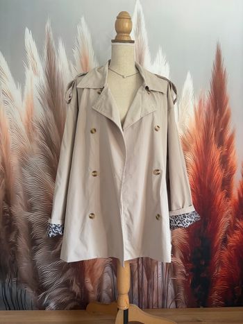 Jolie veste neuve style trench 