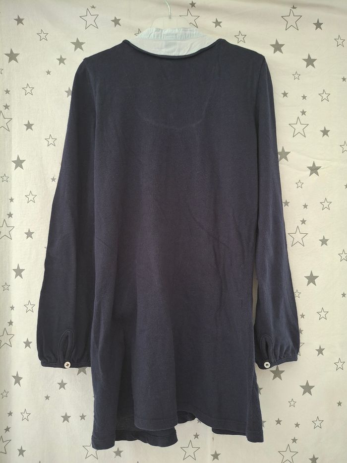Robe courte bleu marine et col blanc 12 ans Zara
2 poches devant et bouton au niveau des manches 
Très bon état ni trous ni tache - photo numéro 8