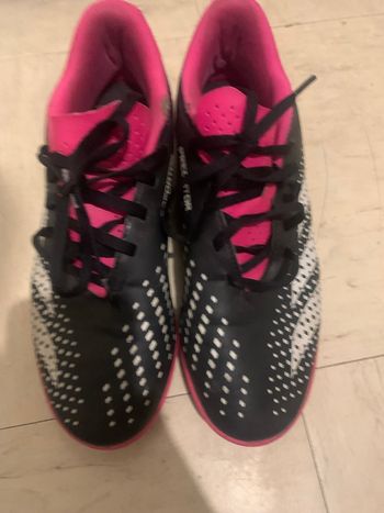 Footsalle predator noir et rose taille 38