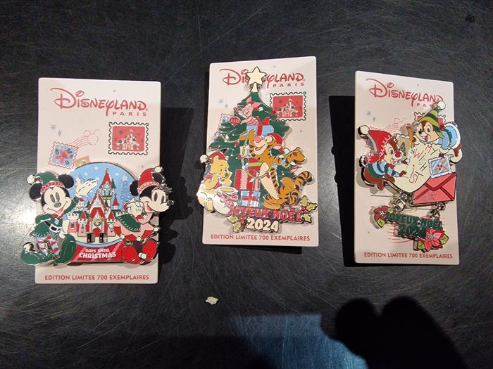 3 Pins Disneyland Paris Noël 2024 Mickey Minnie - LE 700 ex.