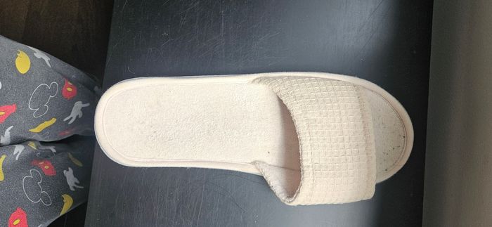 Chaussons ouverts IKEA beige – taille 44 - photo numéro 3