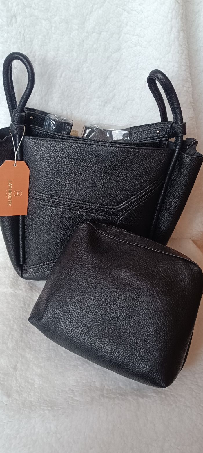Sac bandoulière noir avec sa trousse laphrodite - photo numéro 2