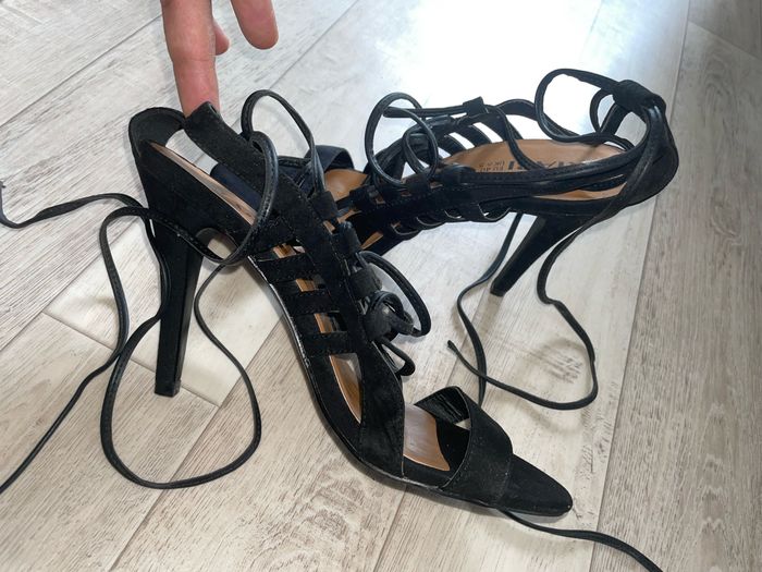 Talons noir - photo numéro 2