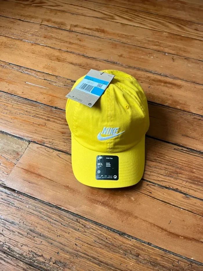 Casquette Nike jaune - photo numéro 2
