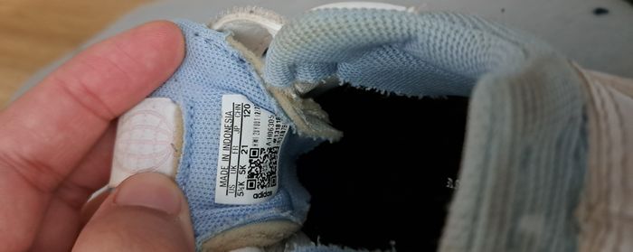 Adidas fillette taille 21 - photo numéro 4