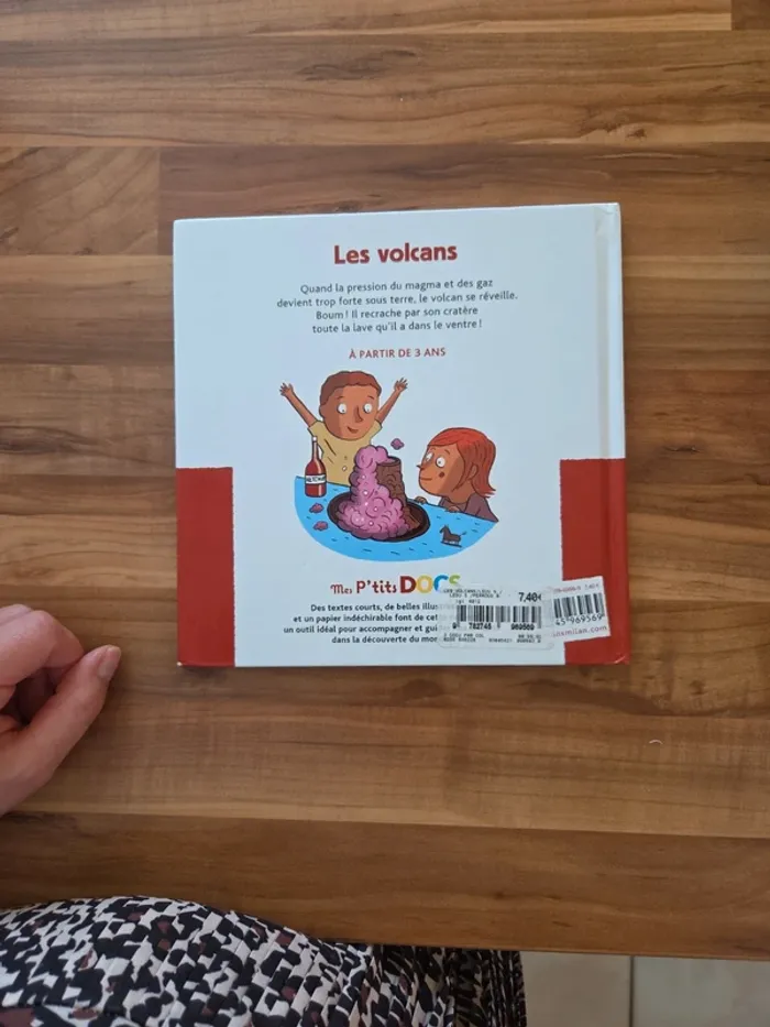 Livre  Mes p'tit docs les volcans - photo numéro 2