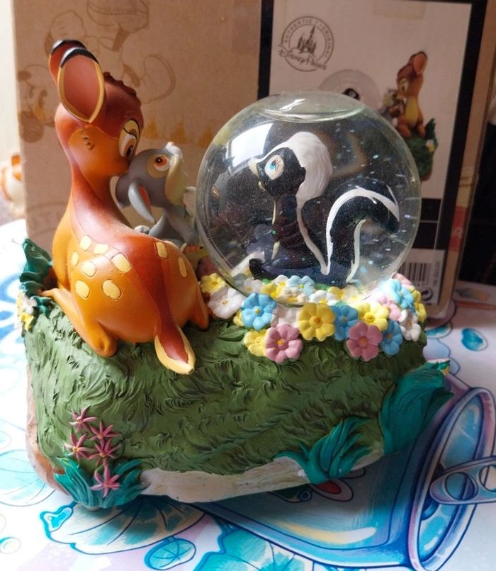 Snowglobe disney disneyland Paris bambi musical - photo numéro 2