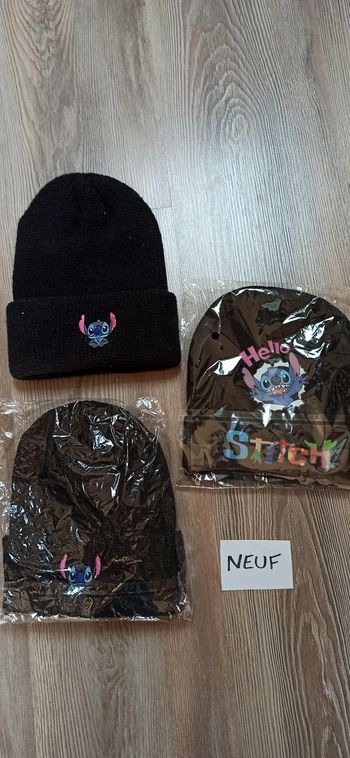 Lot de bonnets enfants stitch neuf