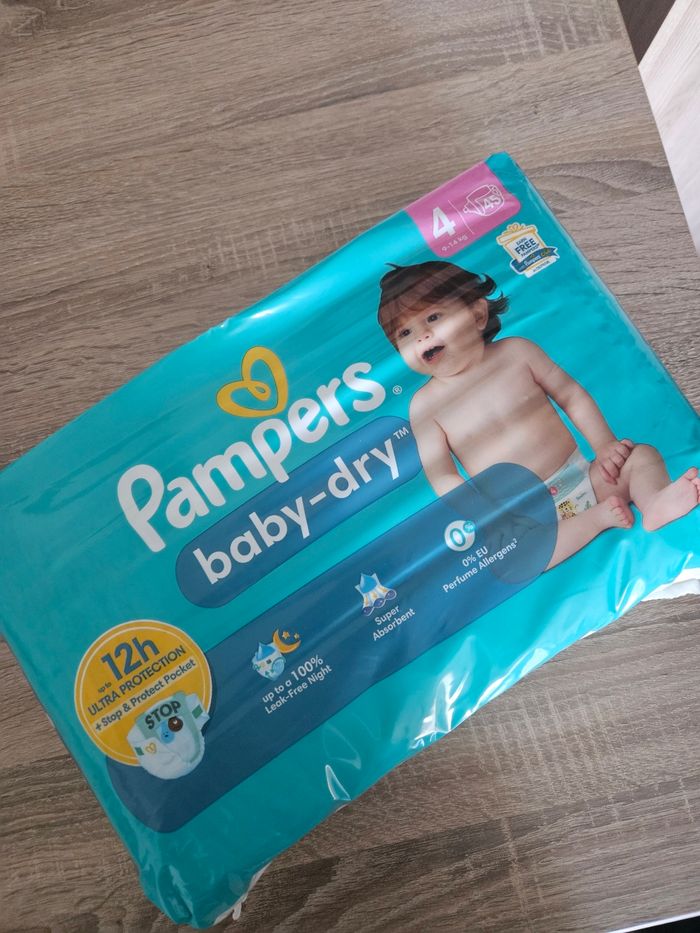 Couche pampers baby dry