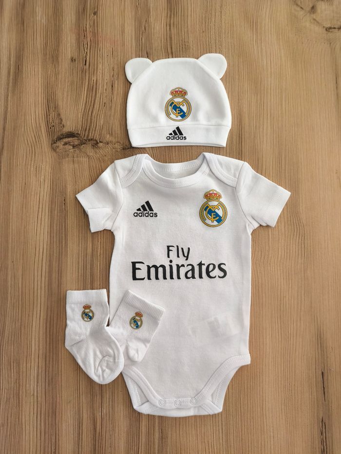 Ensemble bébé foot cadeau de naissance fcm Real Madrid - photo numéro 2
