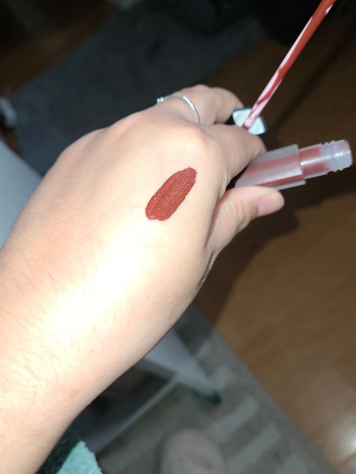 Liquid matt huda beauty - photo numéro 4