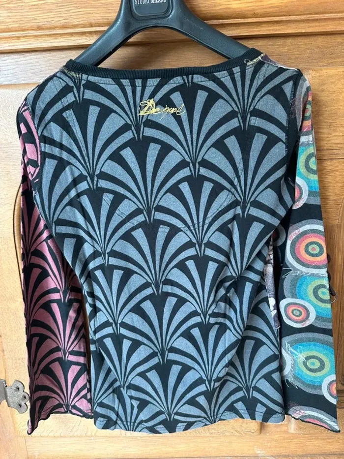 Pull Desigual taille l - photo numéro 2