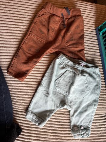 Lot 2 joggings 3 mois