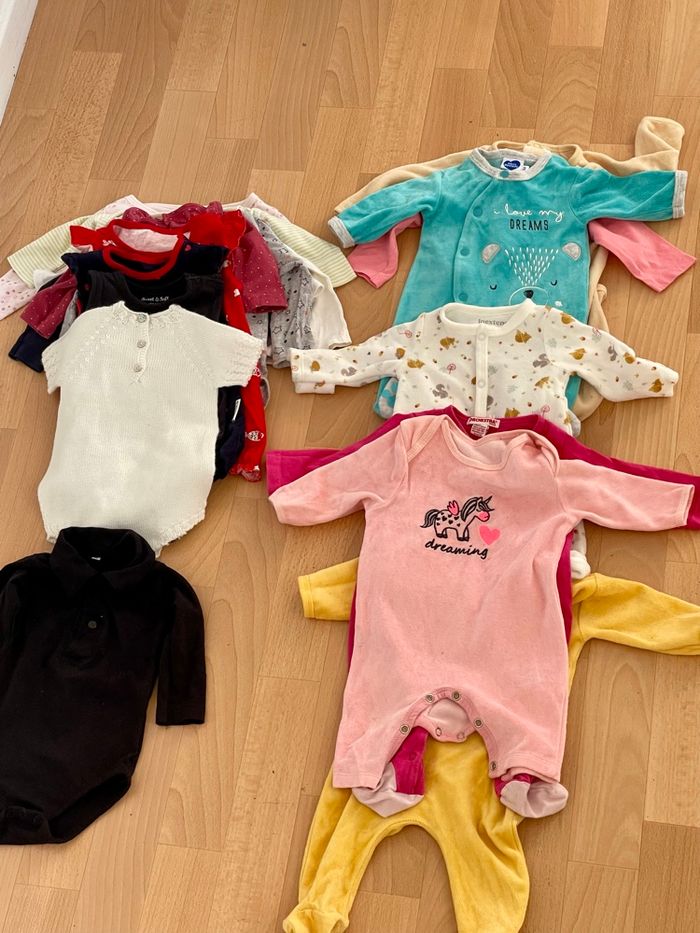 Lot de 20 vêtements bébé fille naissance à 3 mois 6 - photo numéro 2