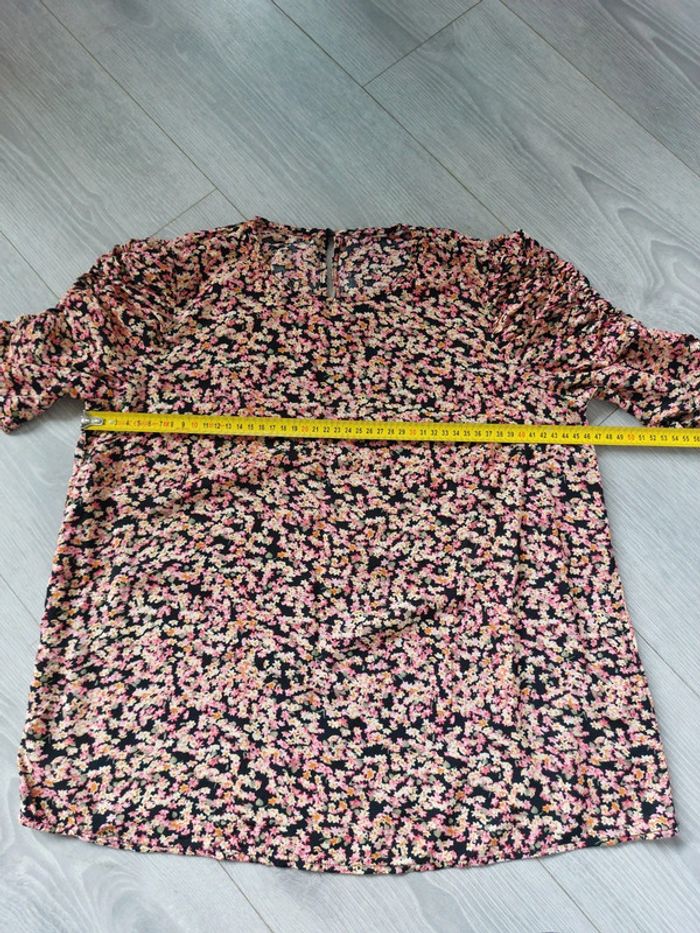 Blouse manches courtes H&M
taille 38 - photo numéro 8