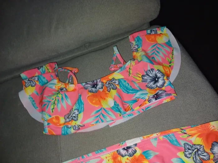 Maillot de bain jamais porté juste lavé 8 ans - photo numéro 3
