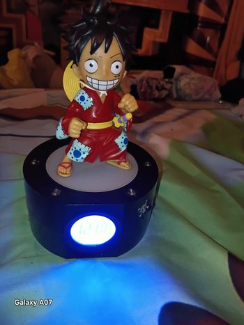 Lampe,horloge alarme, thermomètre one piece