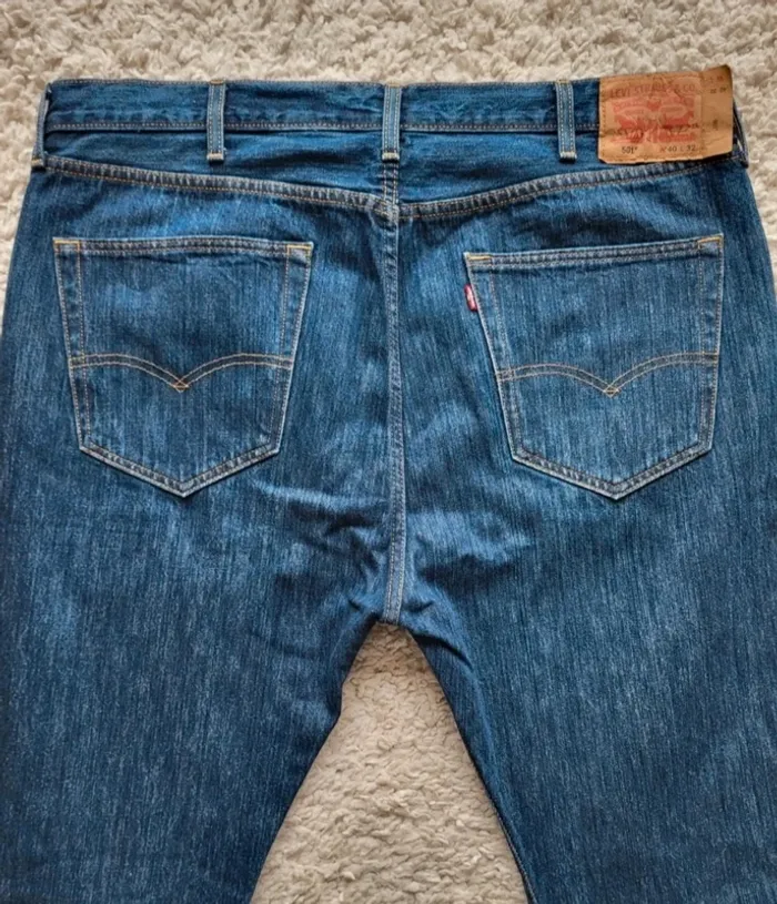 Jean Levi's bleu Taille 52 FR raccourci en L30 - photo numéro 6
