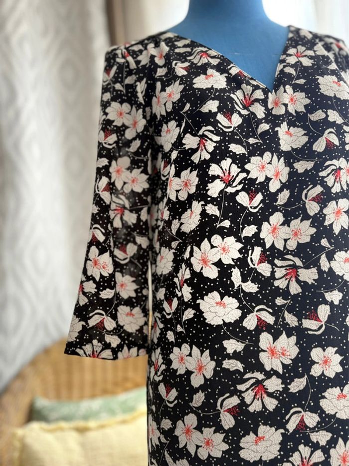 Robe fleuri - camaïeu - en très bon état - taille 38/M - photo numéro 3