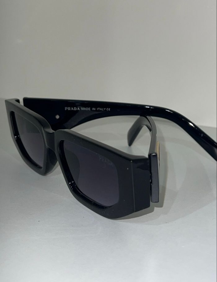 Lunettes de soleil Prada - photo numéro 5