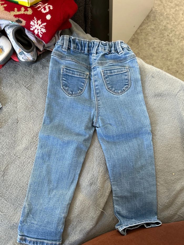 Jeans tape à l’œil - photo numéro 3