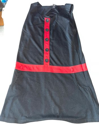 Robe noire et rouge courte taille 44