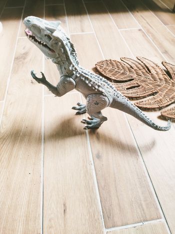 🦖 Figurine dinosaure Indominus Rex Jurassic World/Jurassic park sons et lumières