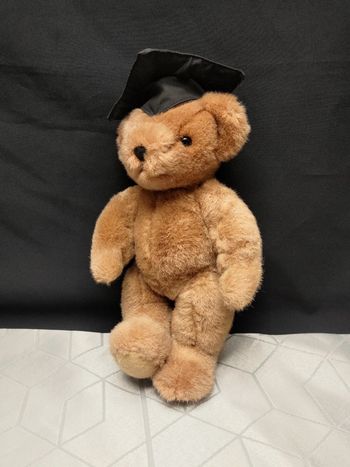 Ours de graduation Asquiths of Windsor - Made in Korea