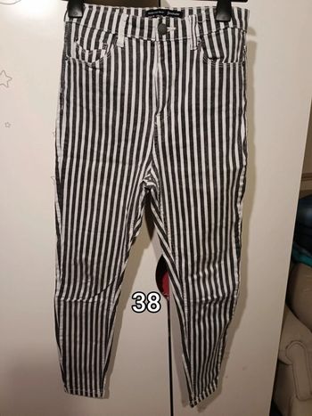 Pantalon rayé avec rayures noires et blanches stradivarius taille 38