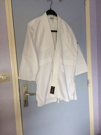 Haut blanc Aïkido ou Judo Décathlon taille 150cm