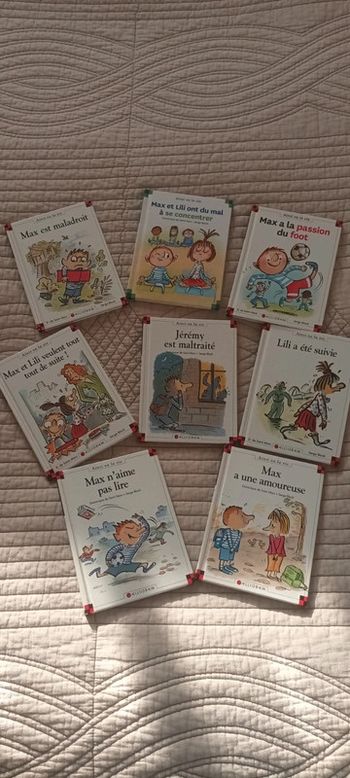 Lot de 8 livres max et lili