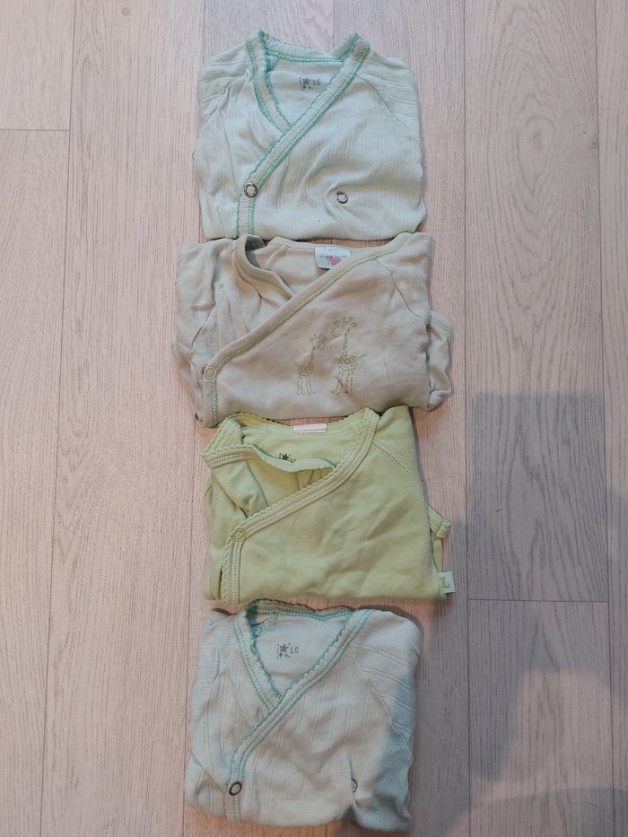 Lot 4  bodies manches longues 1m