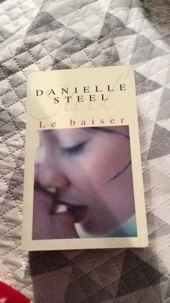 #le baiser par Danielle Stell