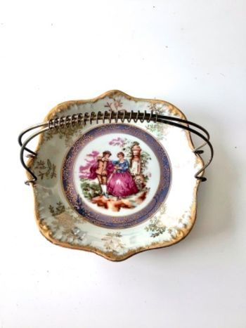 Petite assiette, vide poches, plateau avec anse