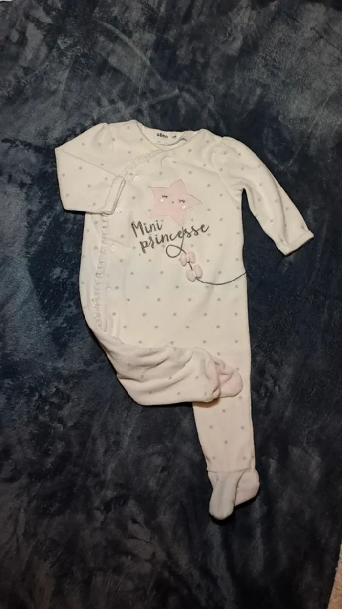 💚Pyjama bébé fille "Mini Princesse" GÉMO – 12 mois - photo numéro 3