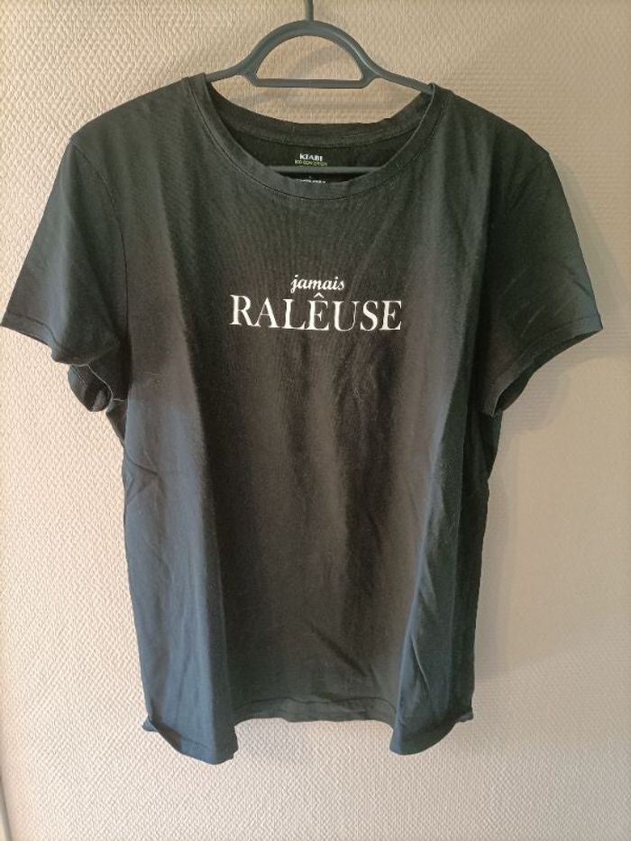 Tshirt bleu écriture raleuse