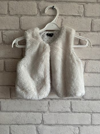 Boléro kiabi taille 9 mois