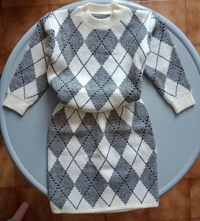 Ensemble élégant neuf tricot 6ans