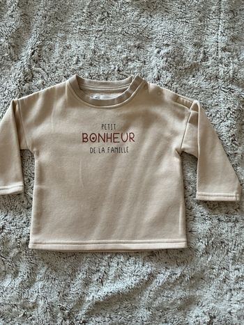 Sweat-shirt bébé 6 mois.  Mes petits cailloux 