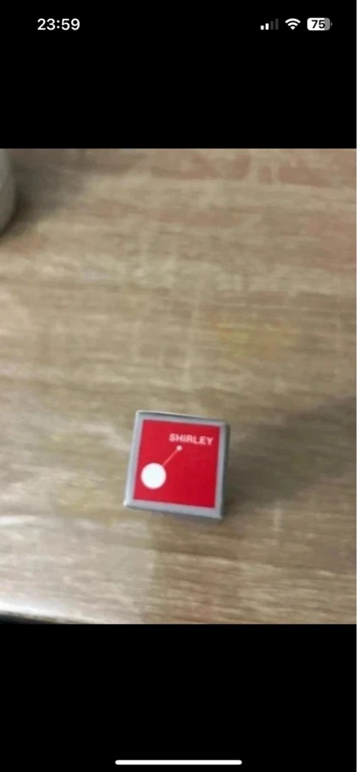 R.E.M Beauty - Glossy Balm Teinte : Shirley Ariana Grande . - photo numéro 4