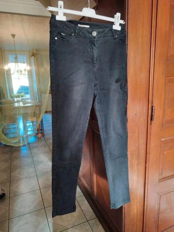 Jeans gris et noir fleurs brodées Elora M/38 y2k