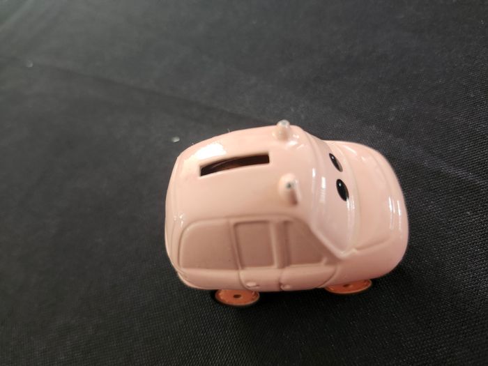 Voiture cars tirelire cochon disney - photo numéro 3