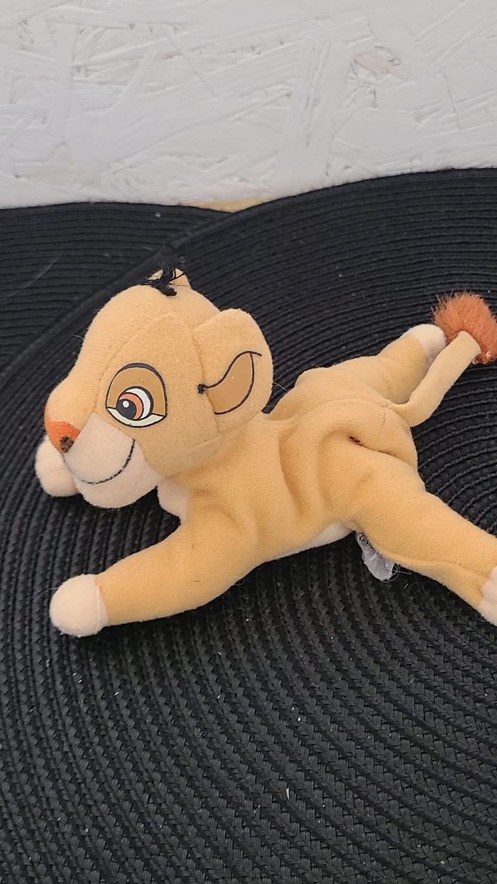 Peluche doudou Le Roi Lion Kovu Simba Jemini allonge 20 cm - photo numéro 5
