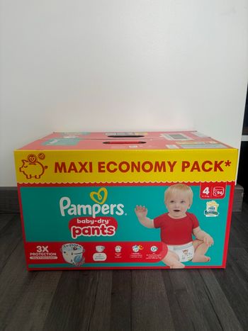 Couches Pampers baby dry pants taille 4