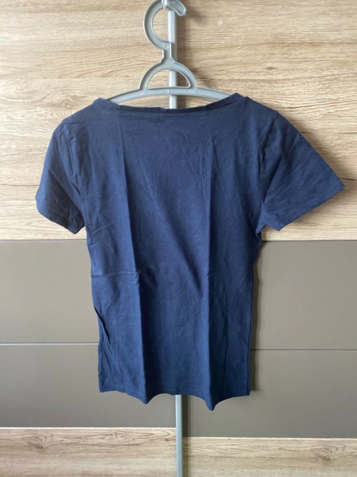 T-shirt Hollister taille L - photo numéro 2