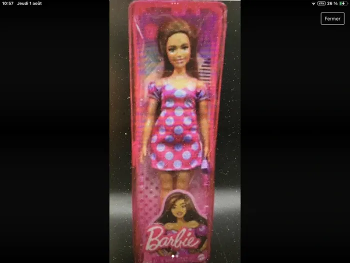 Poupée barbie genrée vitiligo