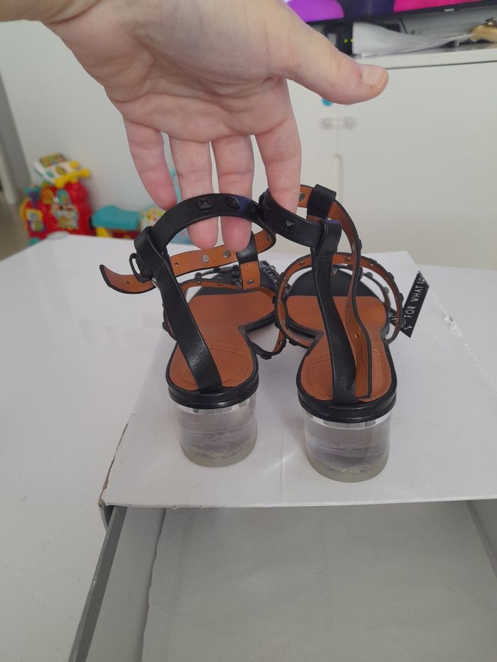 Sandales à talons - photo numéro 2