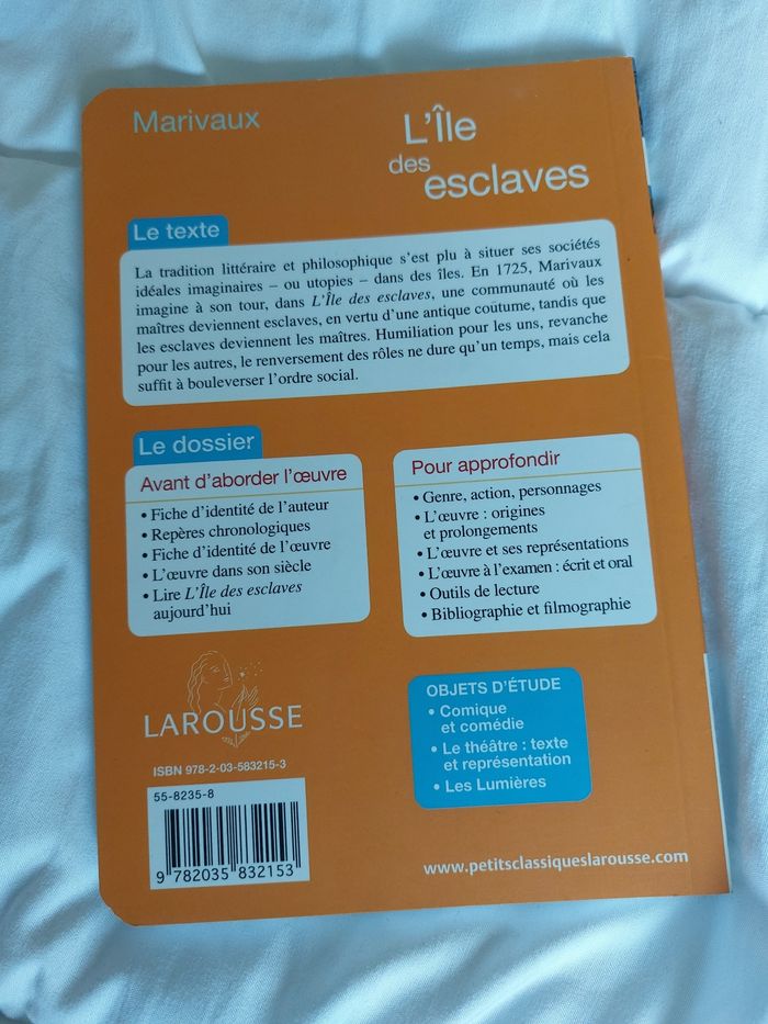 Livre titre L'île des L'esclave - photo numéro 2
