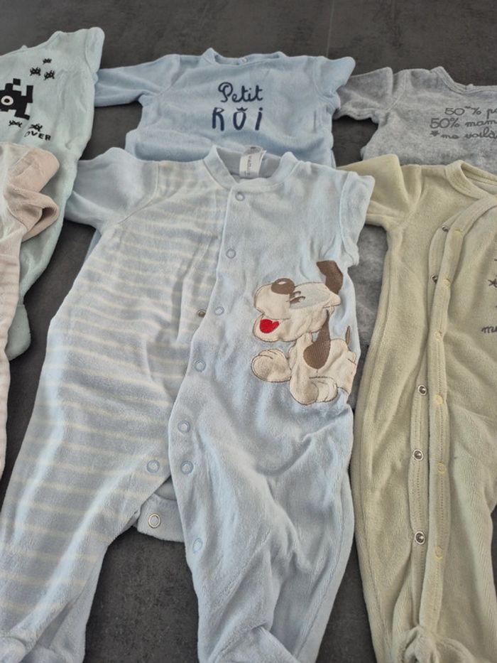 8 pyjamas Velours 3mois - photo numéro 3